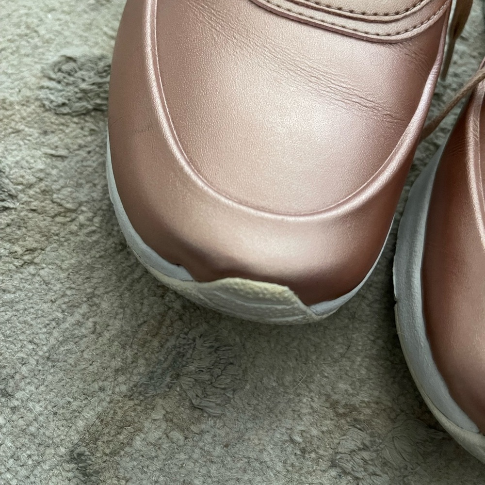 Nike Air Max Thea women’s Rose Gold Sneakers, size 7 - Picture 4 of 8